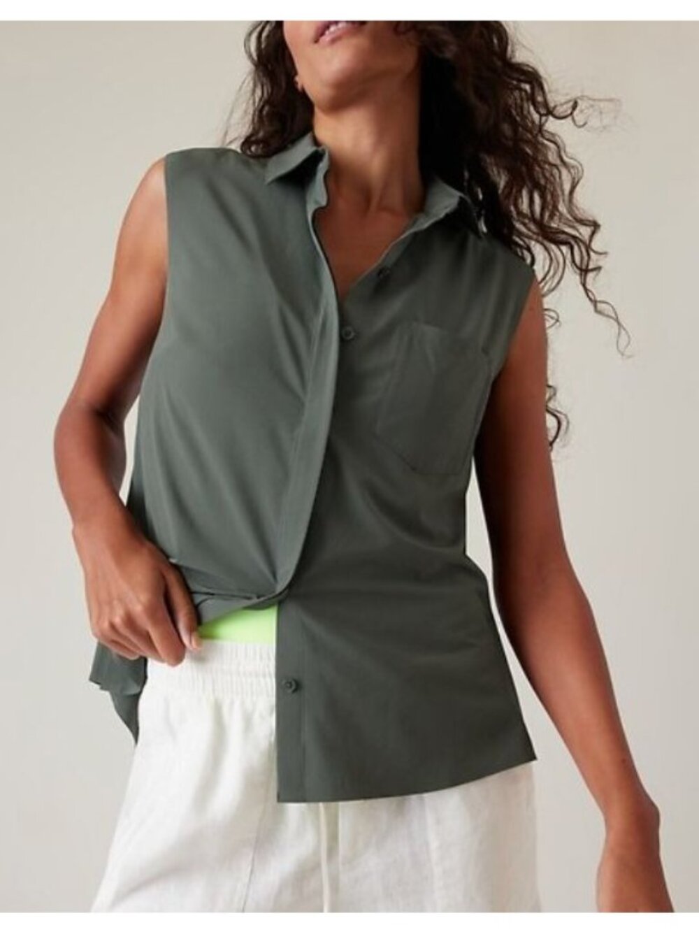 ATHLETA everlasting button down sleeveless top in bali green size XS